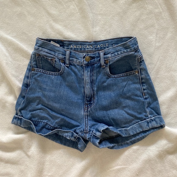 American Eagle Outfitters Pants - Denim Mom Short 00